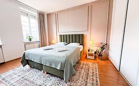 Gorgeous City Center Apartment In Bratislava With Free Parking